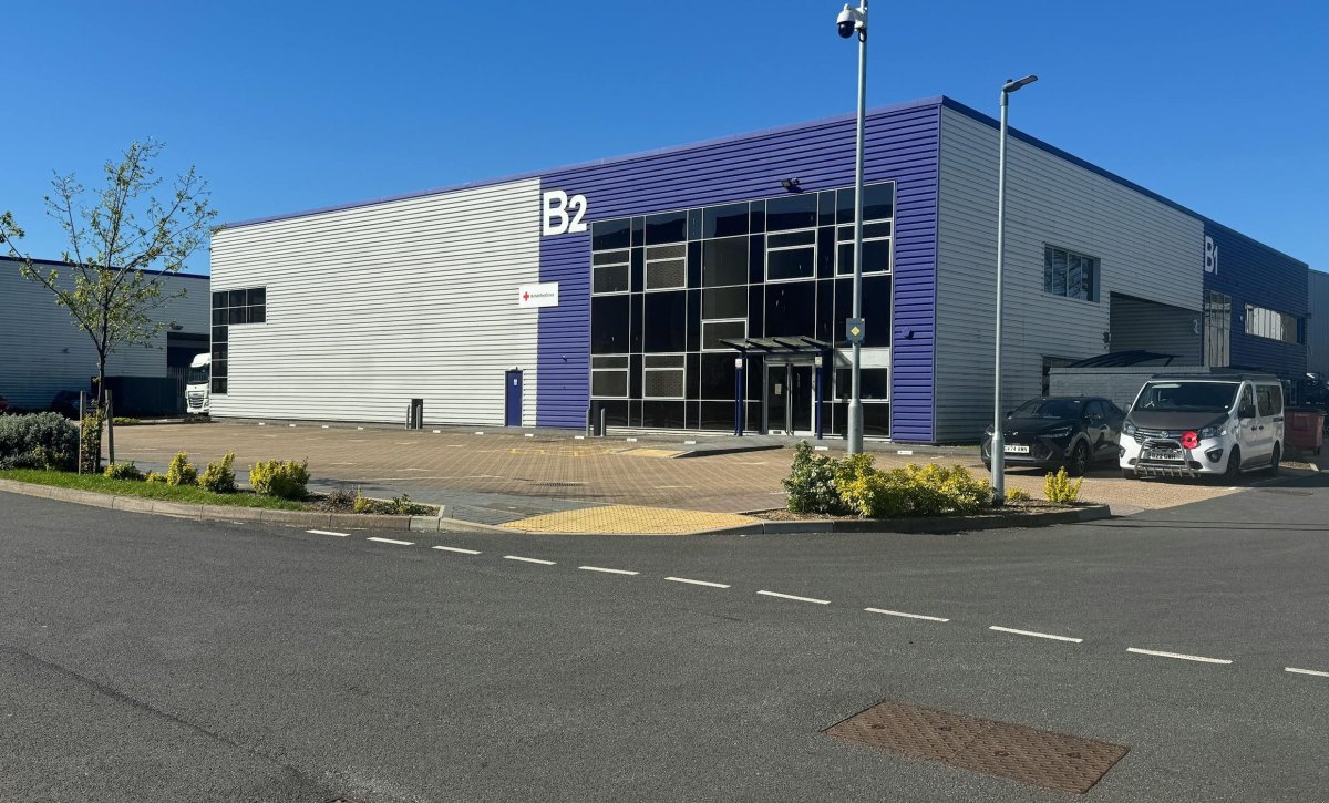 Industrial Unit To Let, Crawley, West Sussex