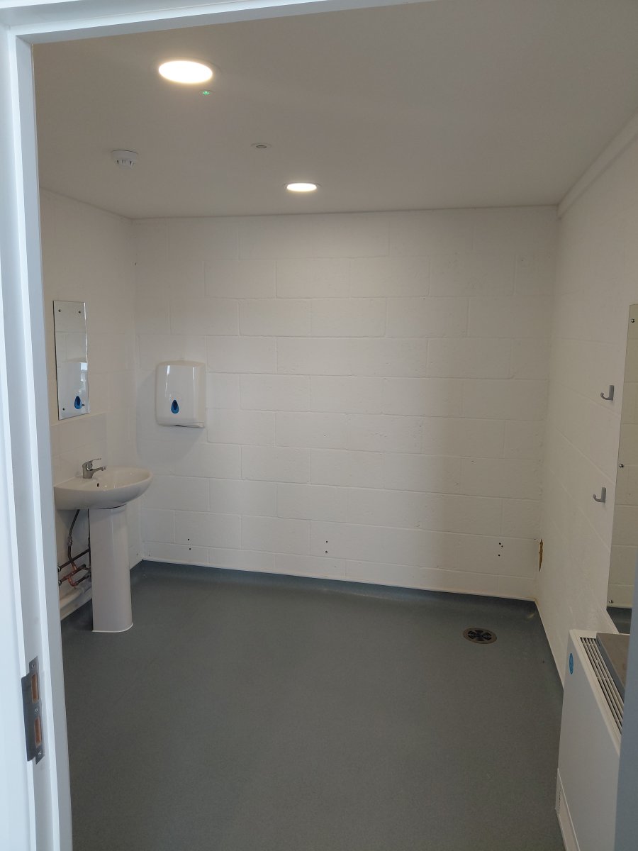 Industrial Unit in Guildford - photo 3