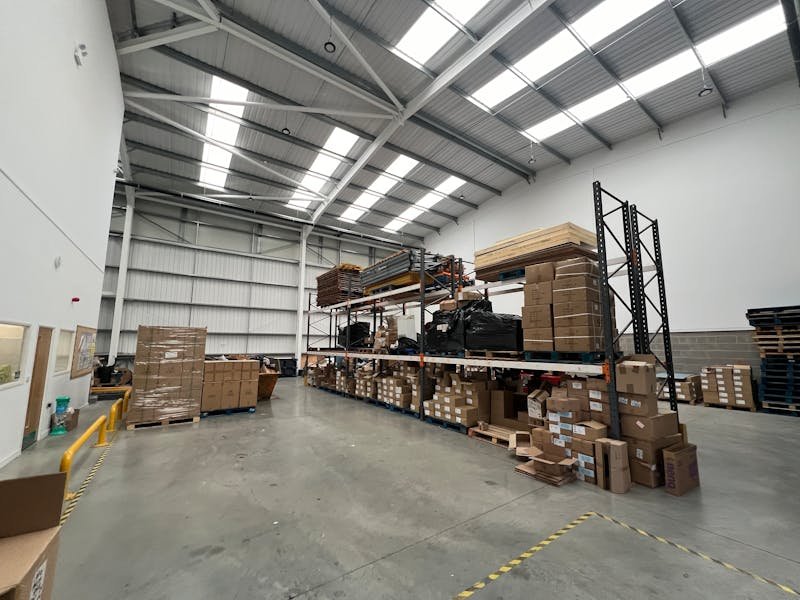 Industrial Unit in Waterlooville - photo 2