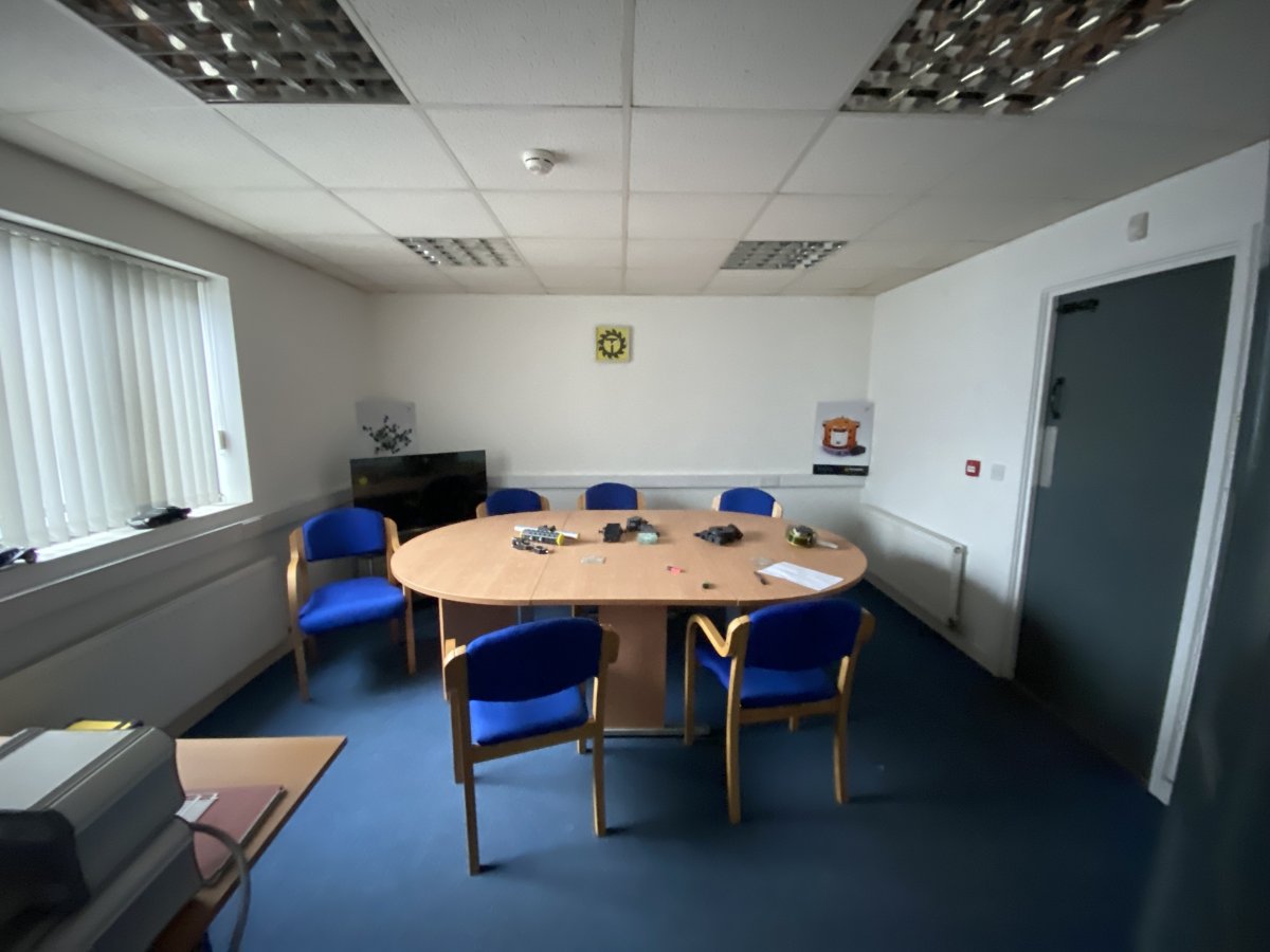 Industrial Unit in Kingswinford - photo 3