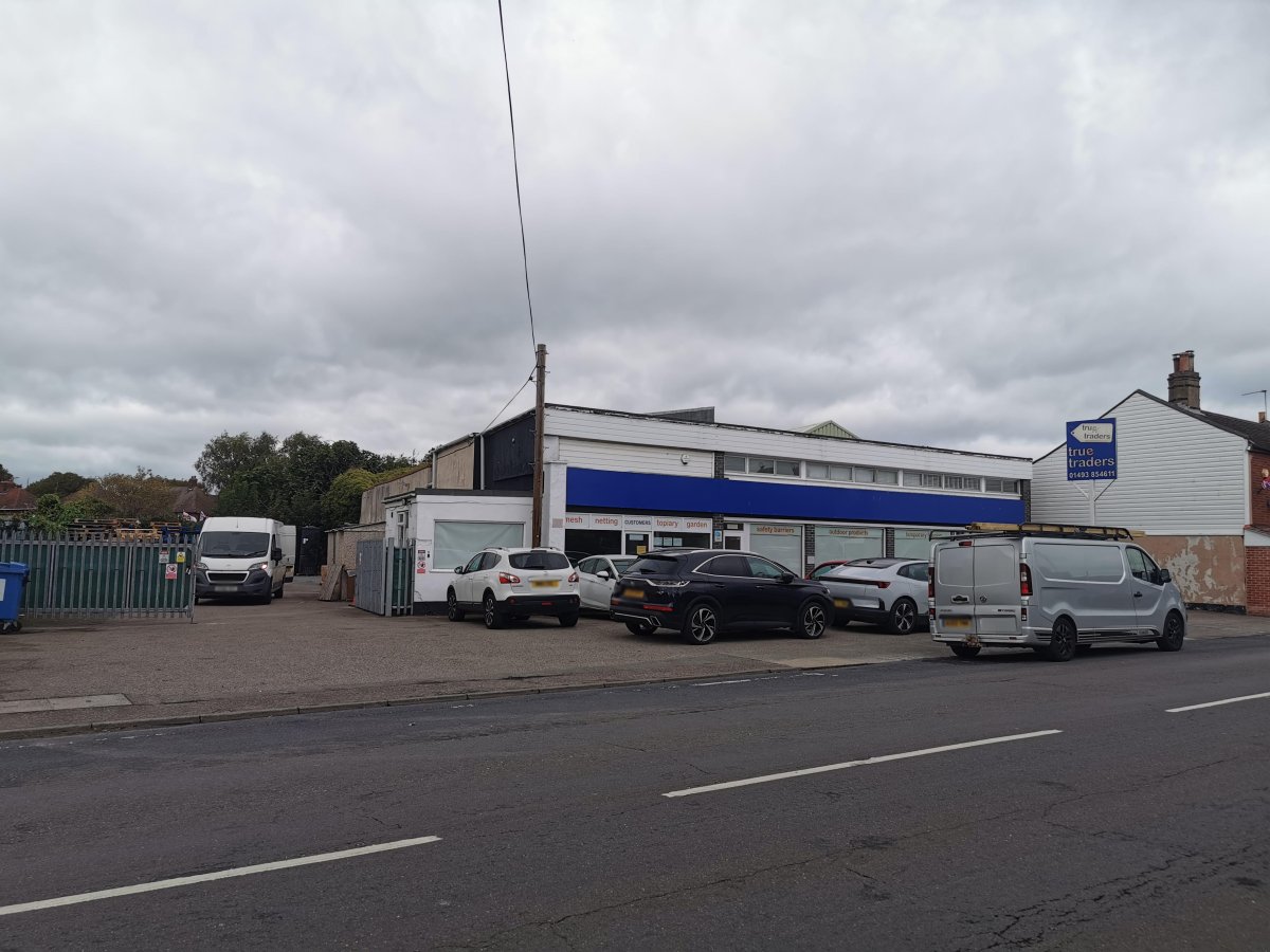 Industrial Unit in Great Yarmouth - photo 2