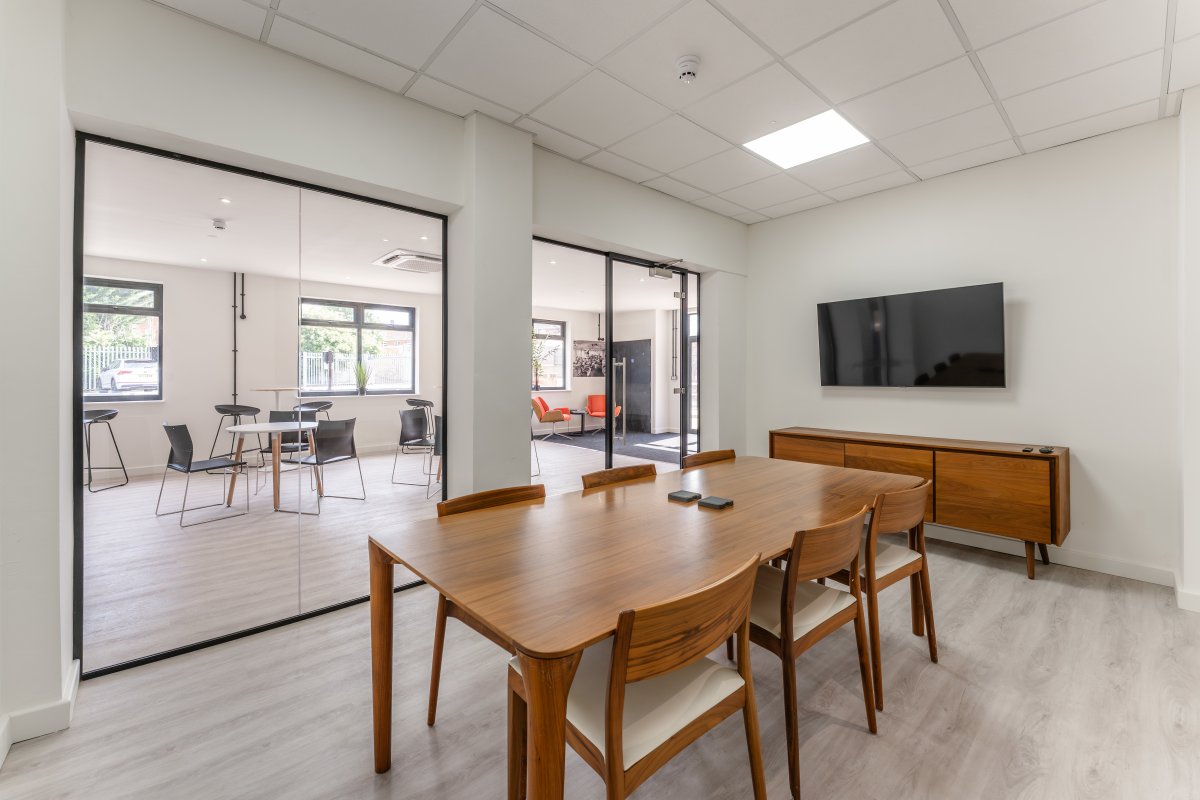 Industrial Unit in Gloucester - photo 3