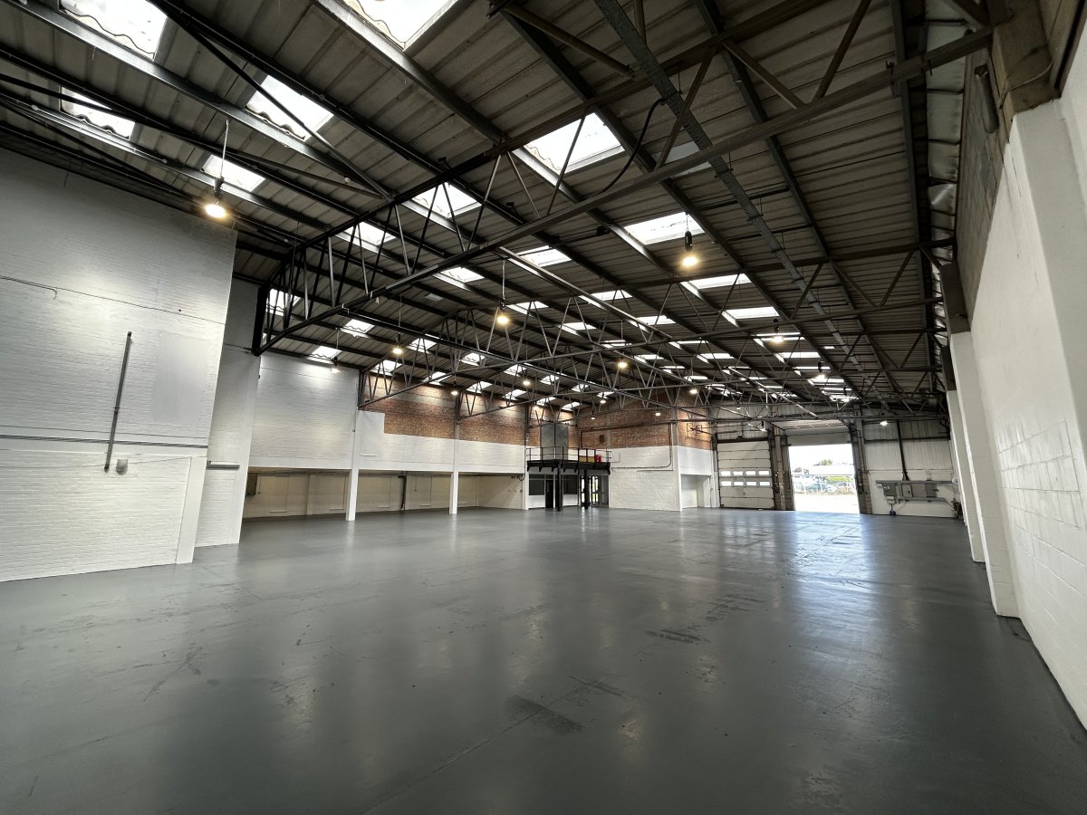 Industrial Unit in Greenwich Way - photo 3