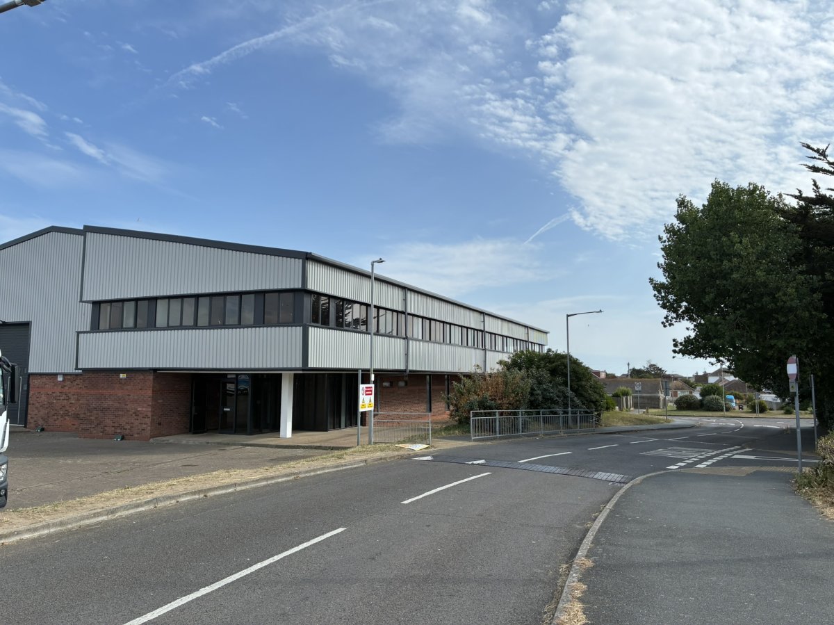 Industrial Unit in Greenwich Way - photo 4