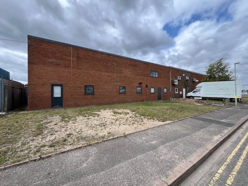 Industrial Unit in Poole - photo 4