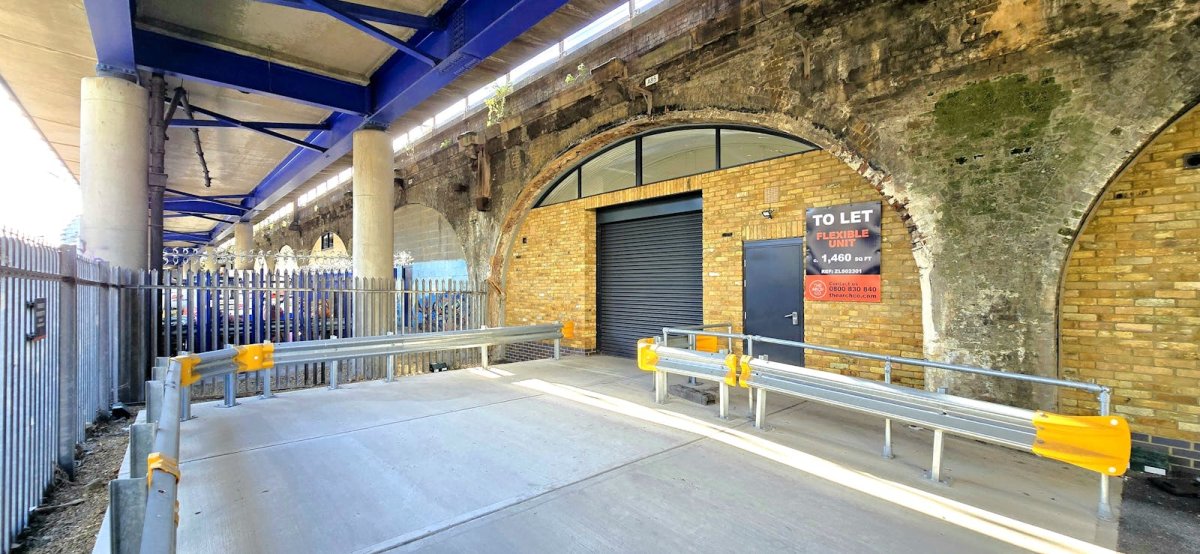 Industrial Unit in Shadwell, London - photo 2