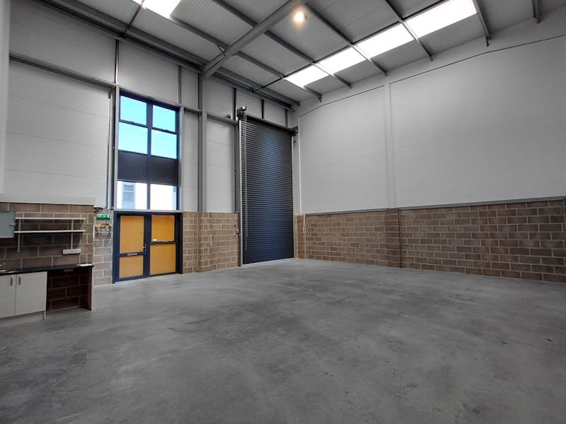 Industrial Unit in Wimborne - photo 3