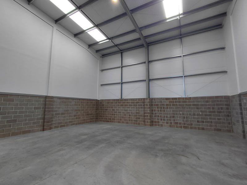 Industrial Unit in Wimborne - photo 4