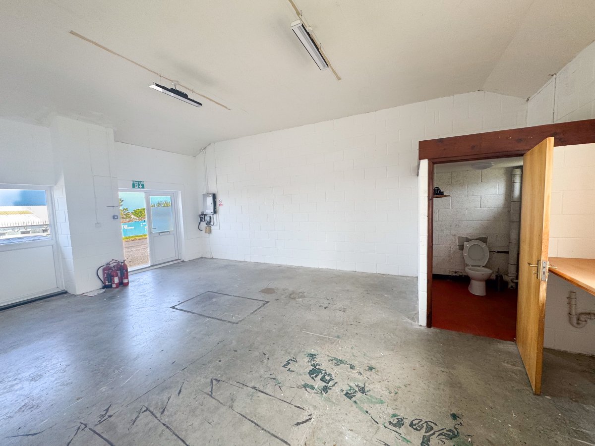 Industrial Unit in Pendeen - photo 3
