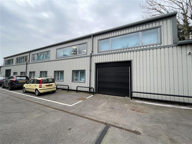 Industrial Unit in Waterlooville - photo 3