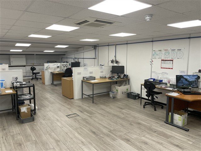 Industrial Unit in Waterlooville - photo 4
