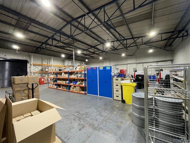 Industrial Unit in Waterlooville - photo 3