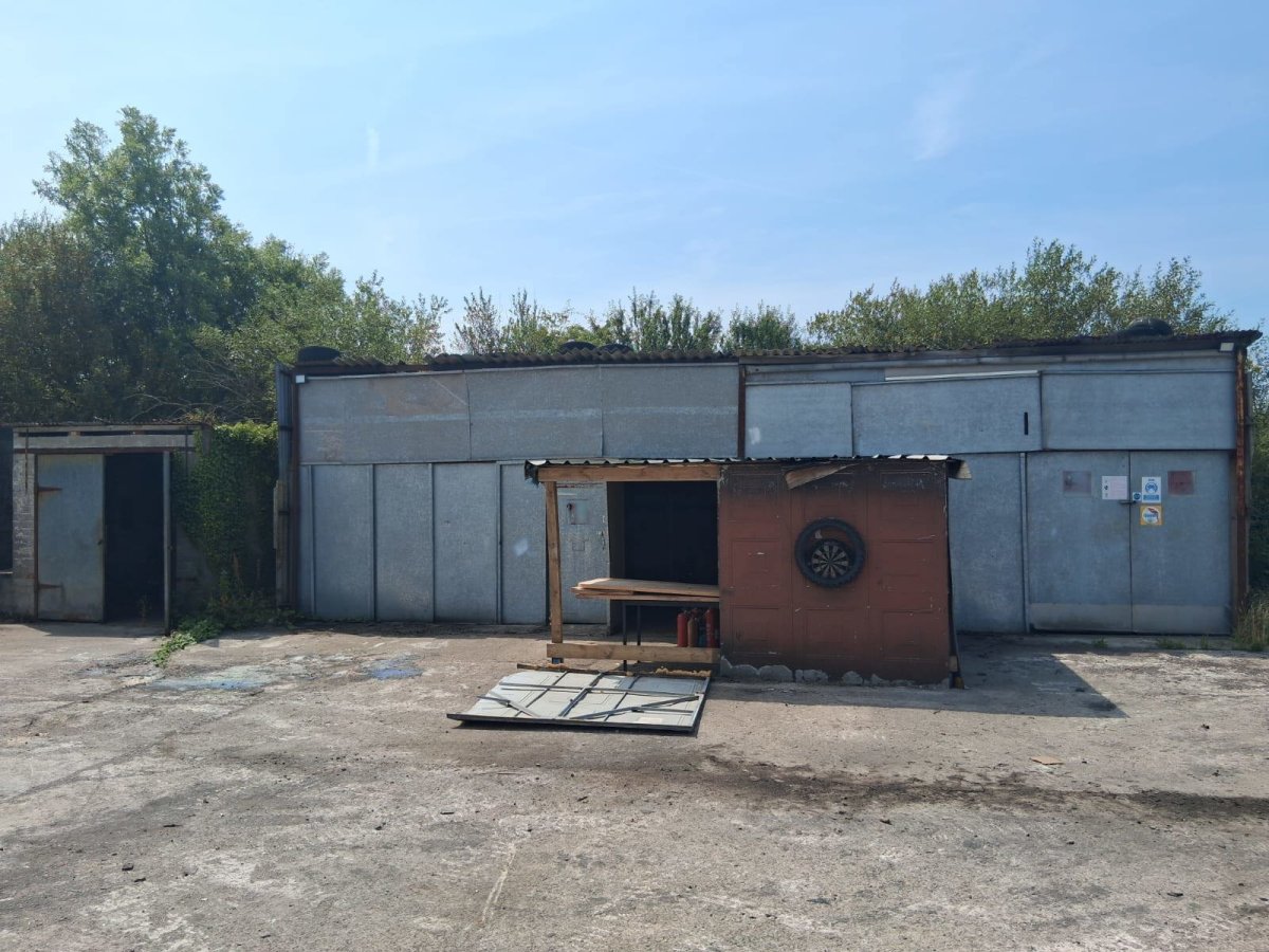 Industrial Unit in Llandow Trading Estate - photo 3