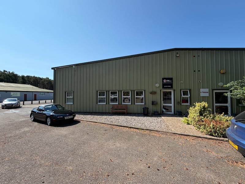 Industrial Unit in Farnham - photo 4