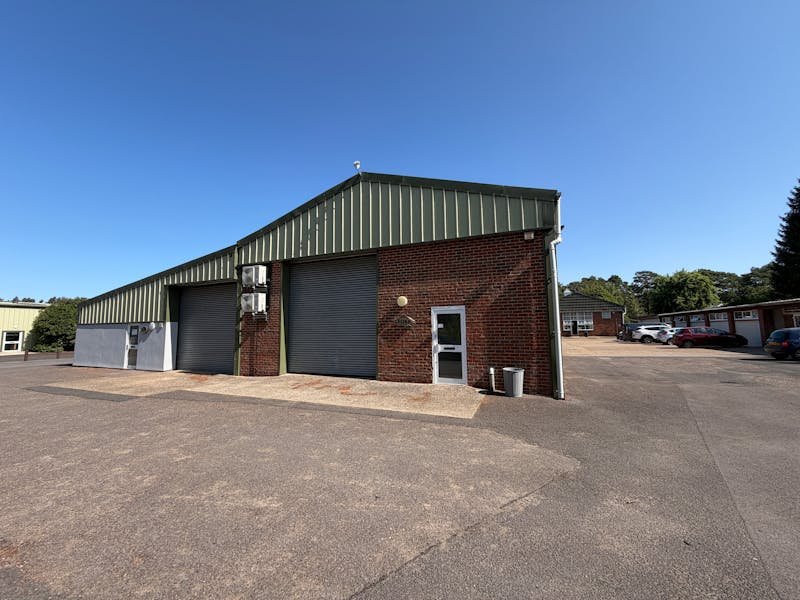 Industrial Unit in Farnham - photo 4