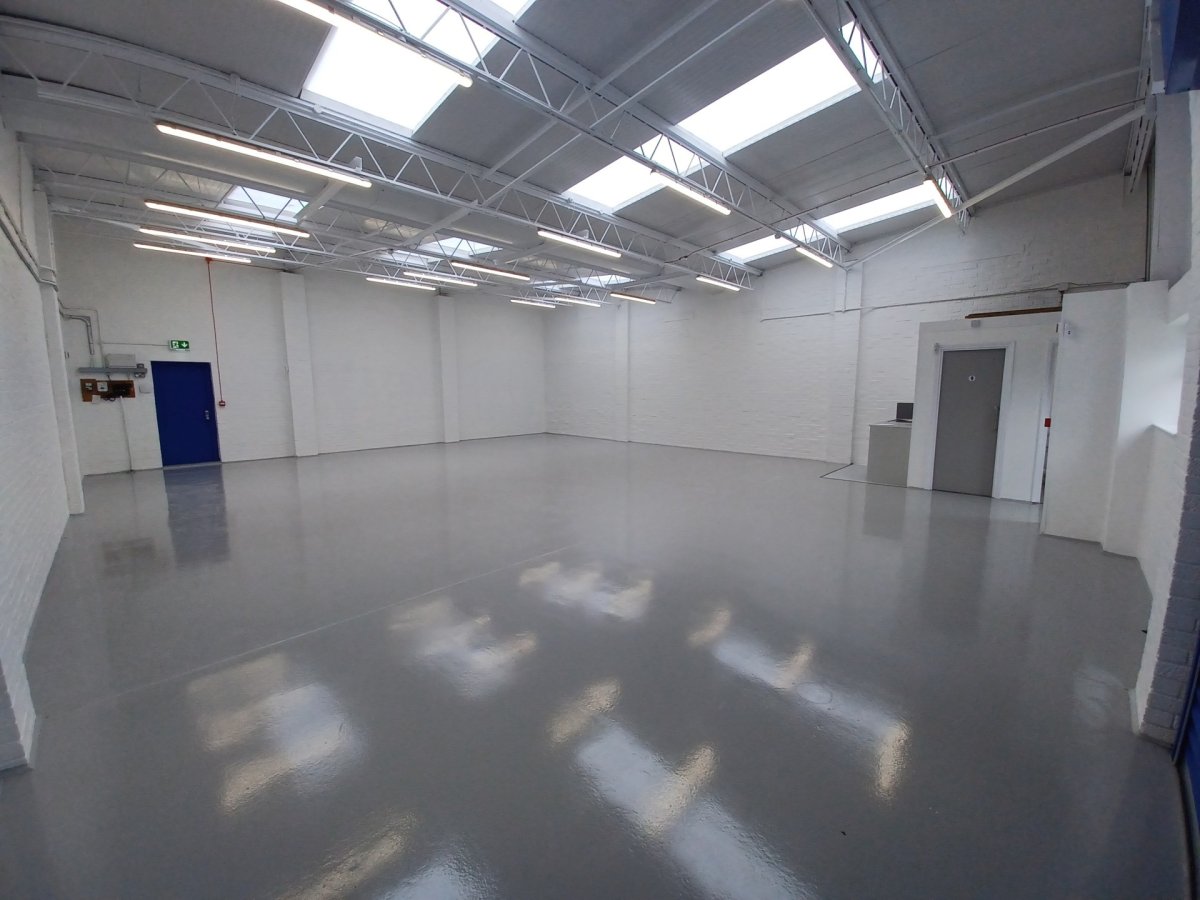 Industrial Unit in Croydon - photo 4