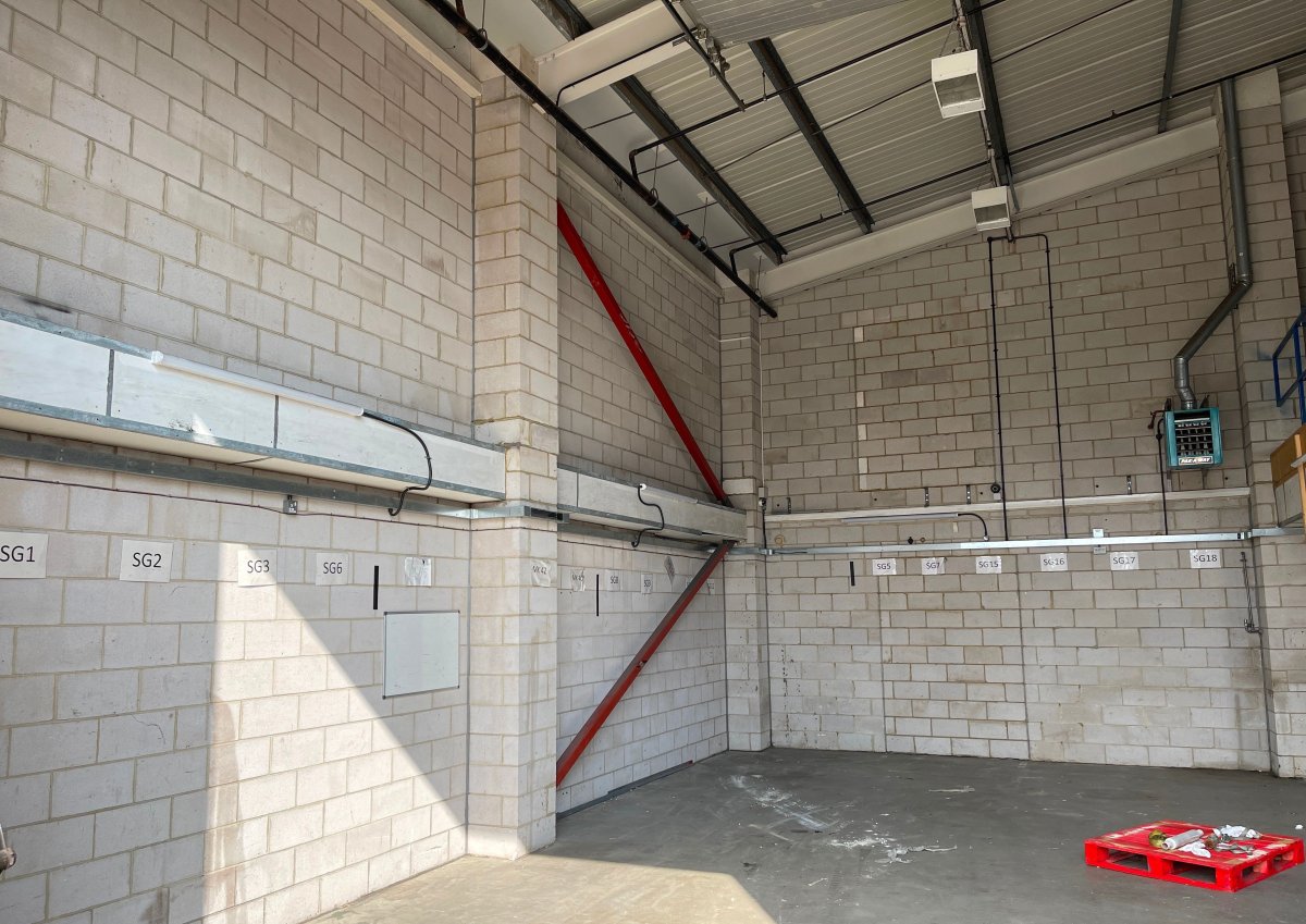 Industrial Unit in Sandy - photo 4