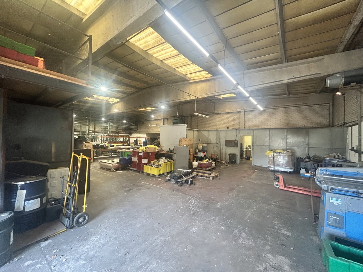 Industrial Unit in Denton - photo 3