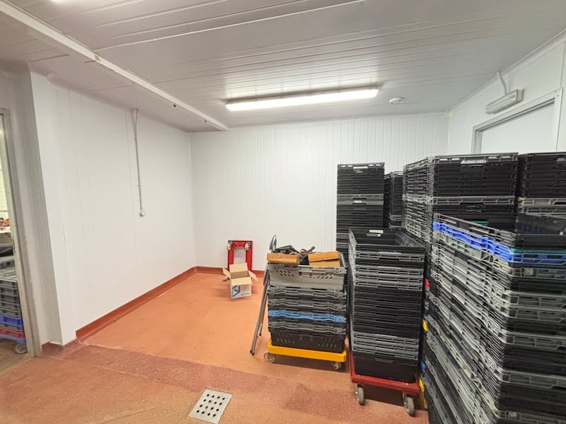 Industrial Unit in Basingstoke - photo 3