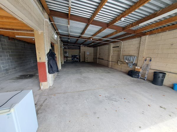 Industrial Unit in Leeds - photo 2
