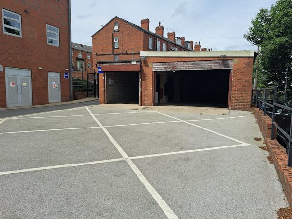 Industrial Unit in Leeds - photo 4