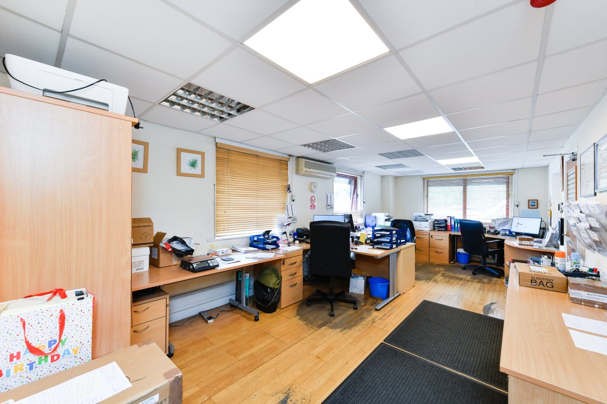Industrial Unit in Nottingham - photo 4