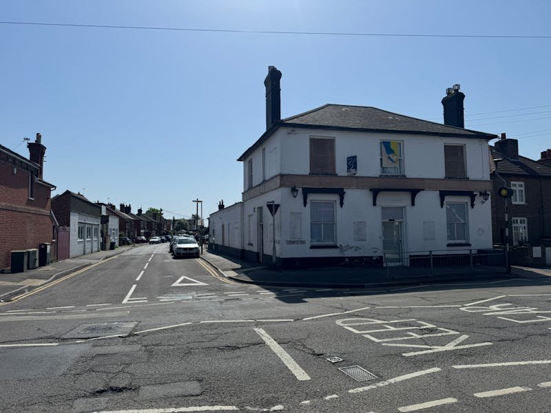 Industrial Unit in Chertsey - photo 2