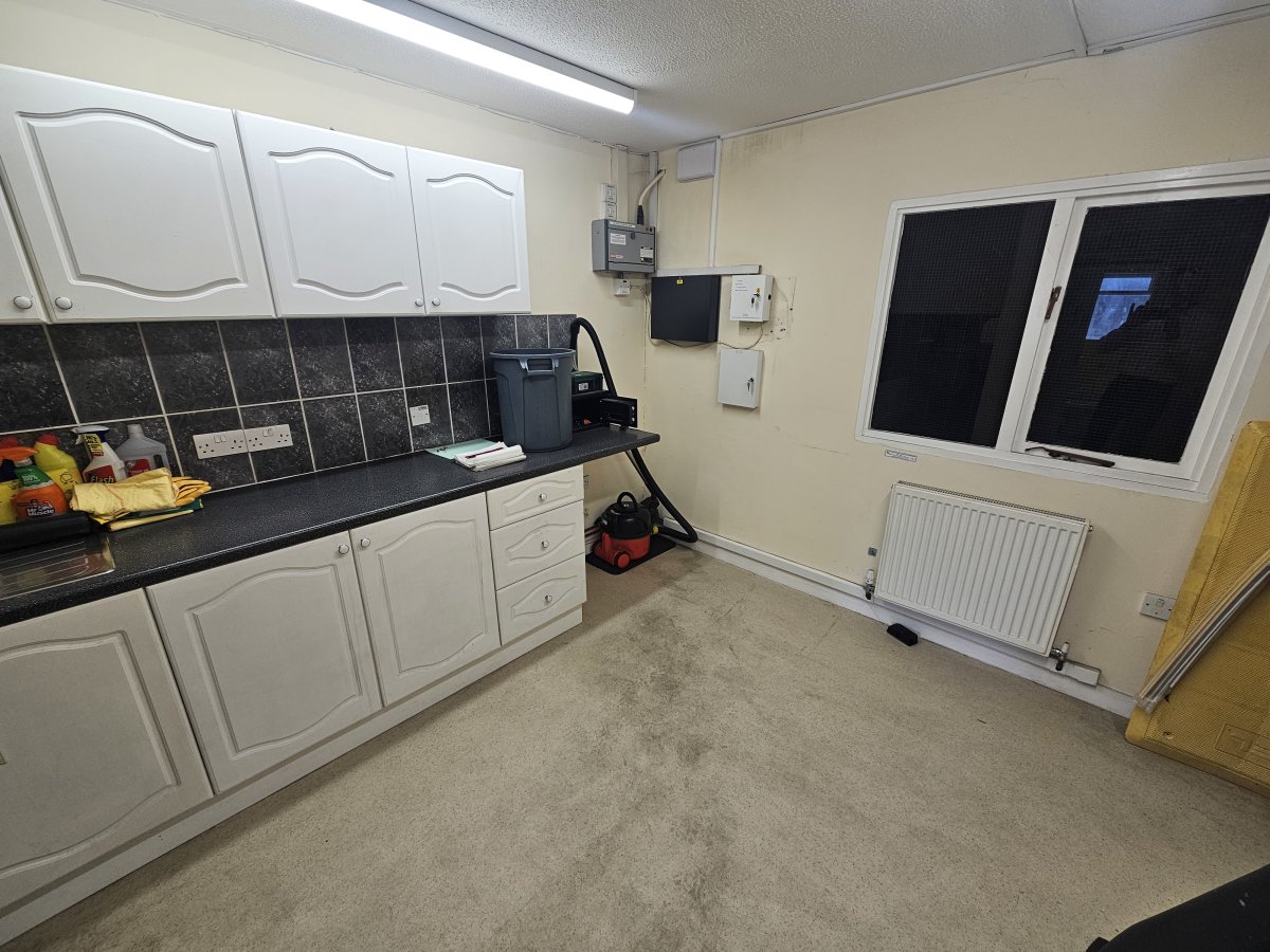 Industrial Unit in Sittingbourne - photo 4
