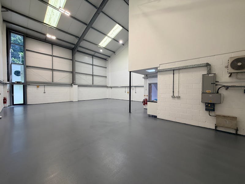 Industrial Unit in Gosport - photo 3