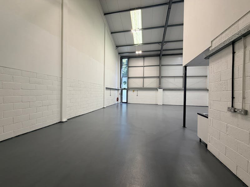 Industrial Unit in Gosport - photo 4