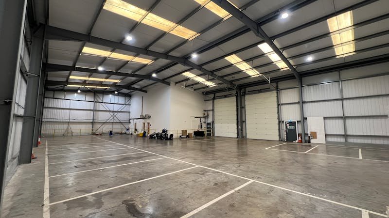 Industrial Unit in Bishop's Stortford - photo 2
