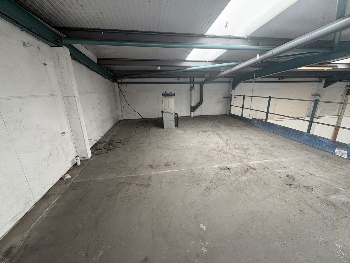 Industrial Unit in Southampton - photo 3