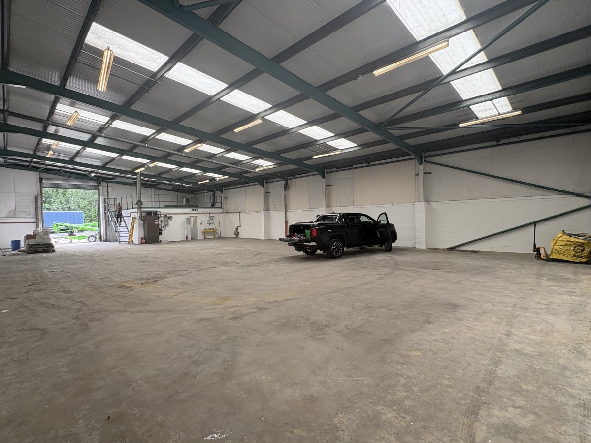 Industrial Unit in Southampton - photo 4