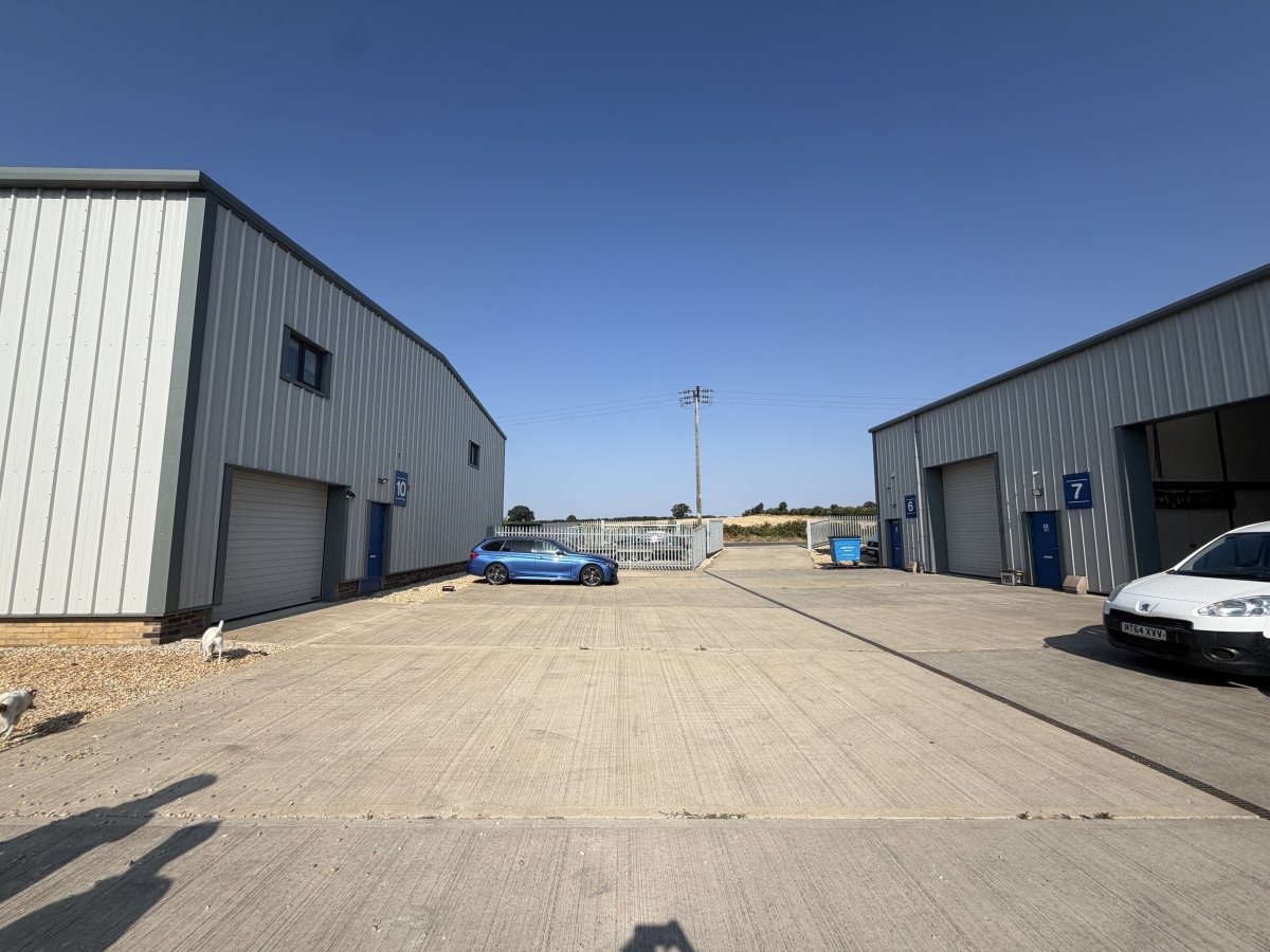 Industrial Unit in South Creake - photo 2