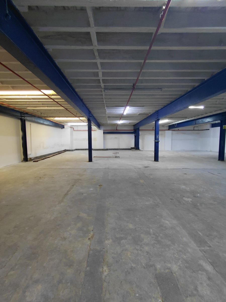 Industrial Unit in Bradford - photo 4