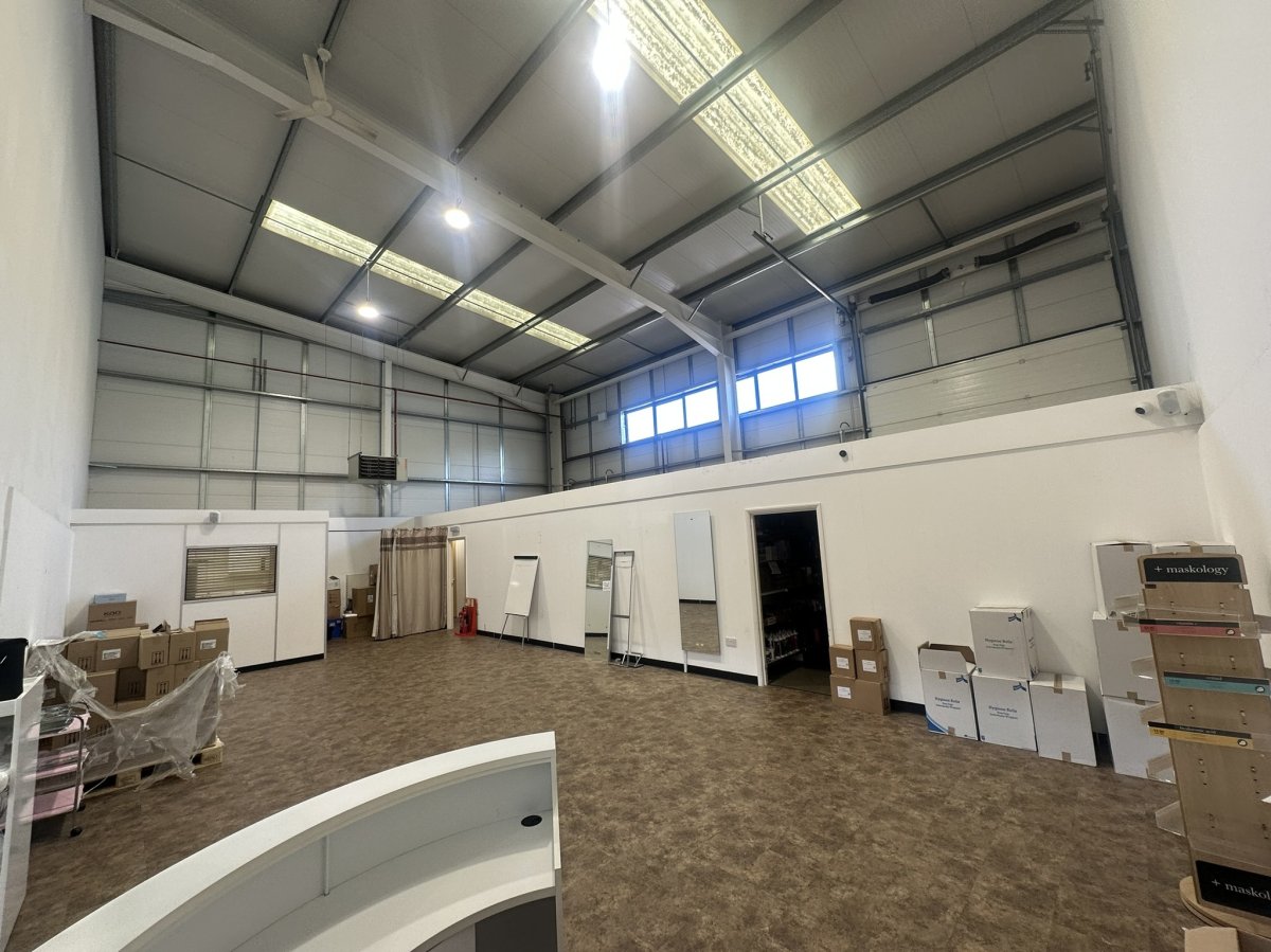 Industrial Unit in Eastbourne - photo 4
