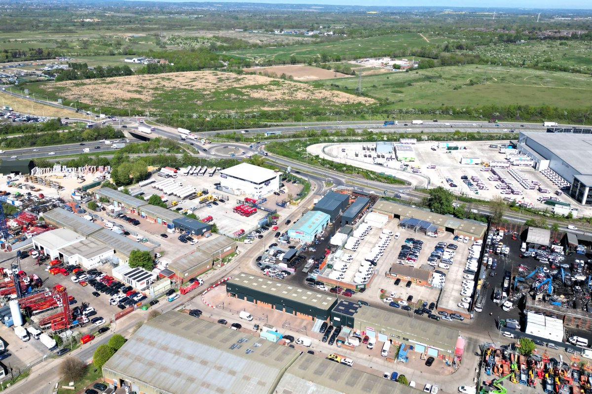 Industrial Unit in Aveley - photo 3