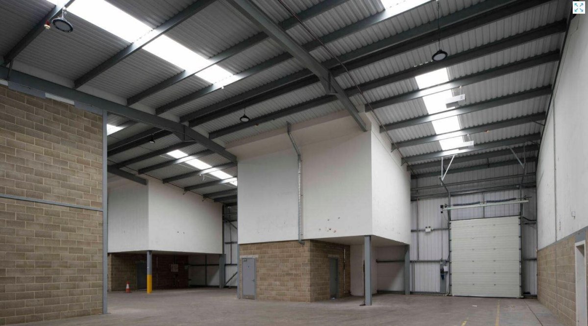 Industrial Unit in Grays - photo 2