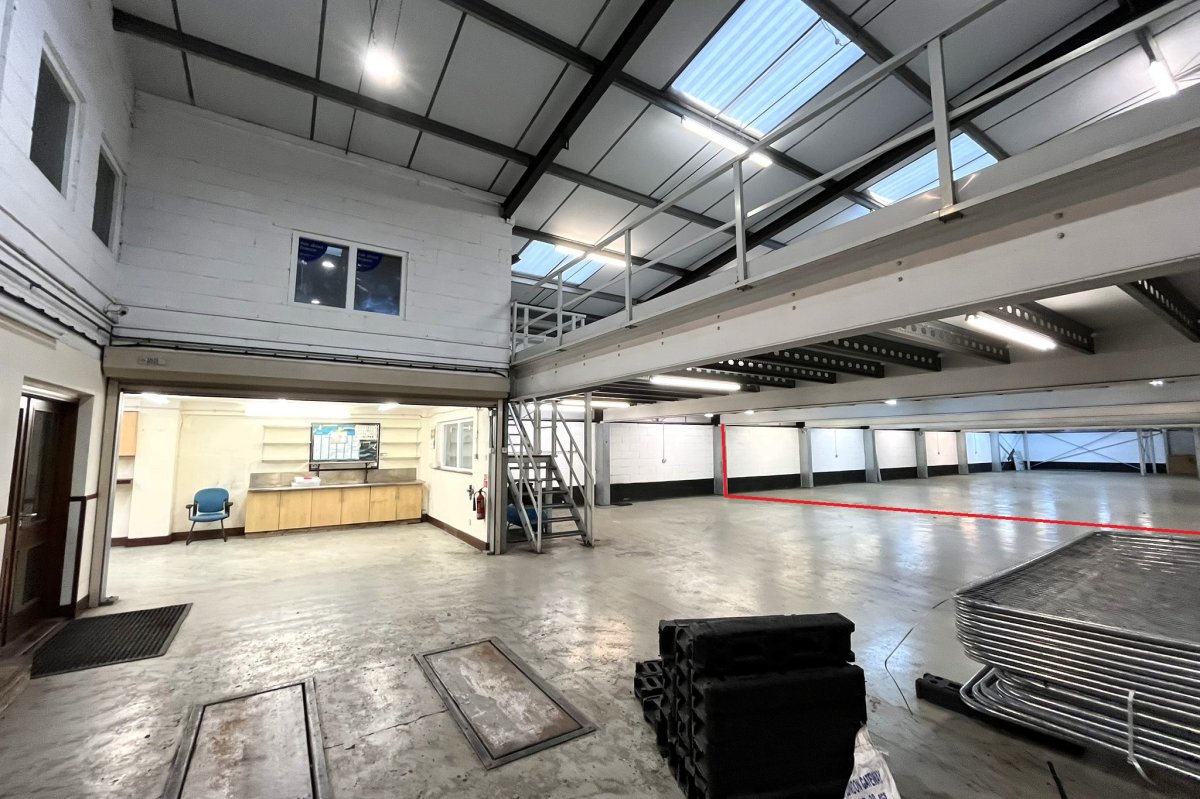 Industrial Unit in Aveley - photo 2