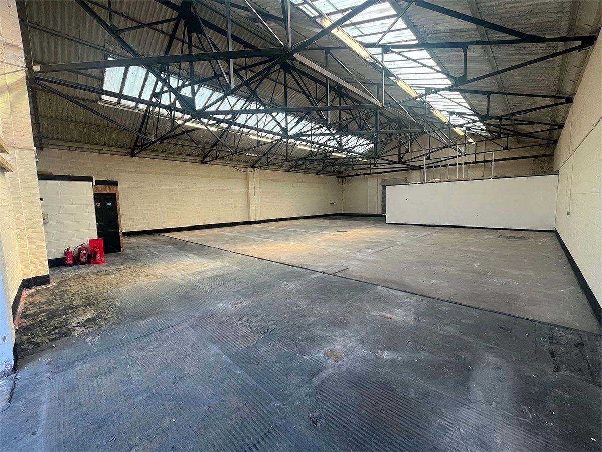 Industrial Unit in Liverpool - photo 2