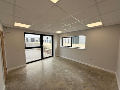 Industrial Unit in Peterborough - photo 4