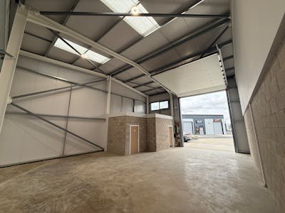 Industrial Unit in Peterborough - photo 2