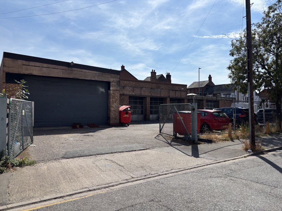 Industrial Unit in Lincoln - photo 2