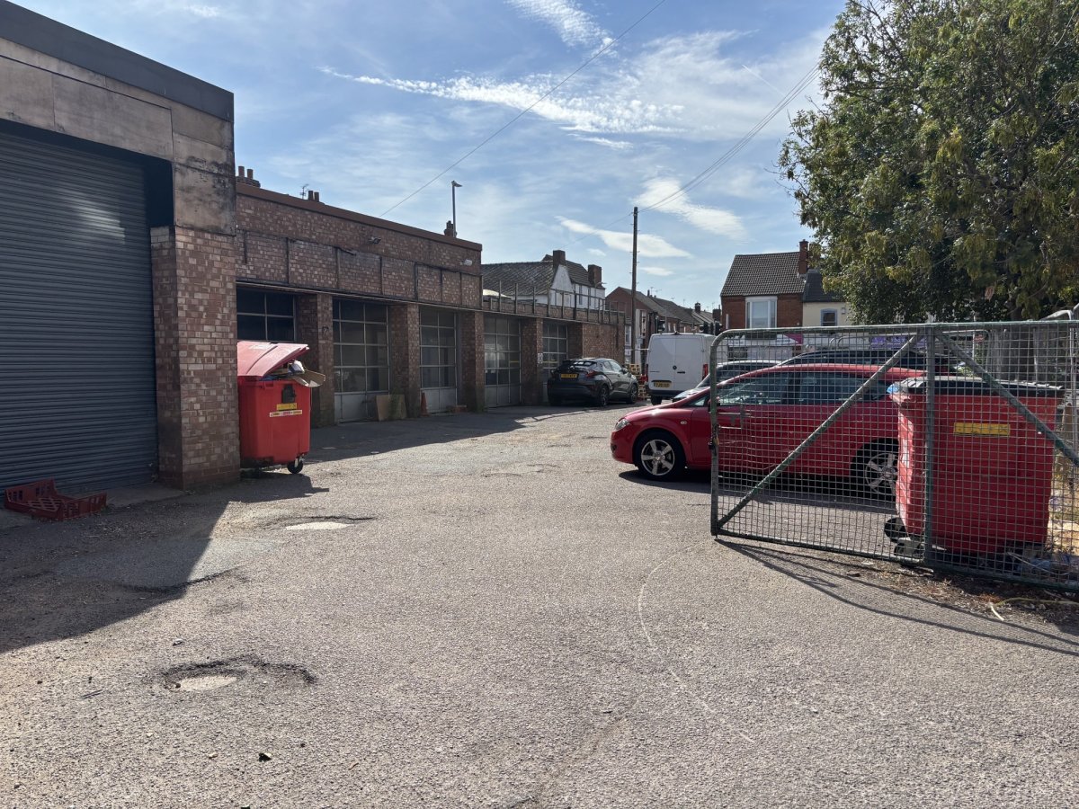 Industrial Unit in Lincoln - photo 3
