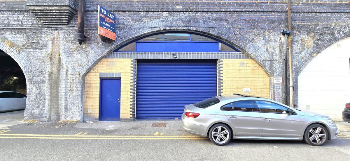 Industrial Unit in Shadwell, London - photo 2