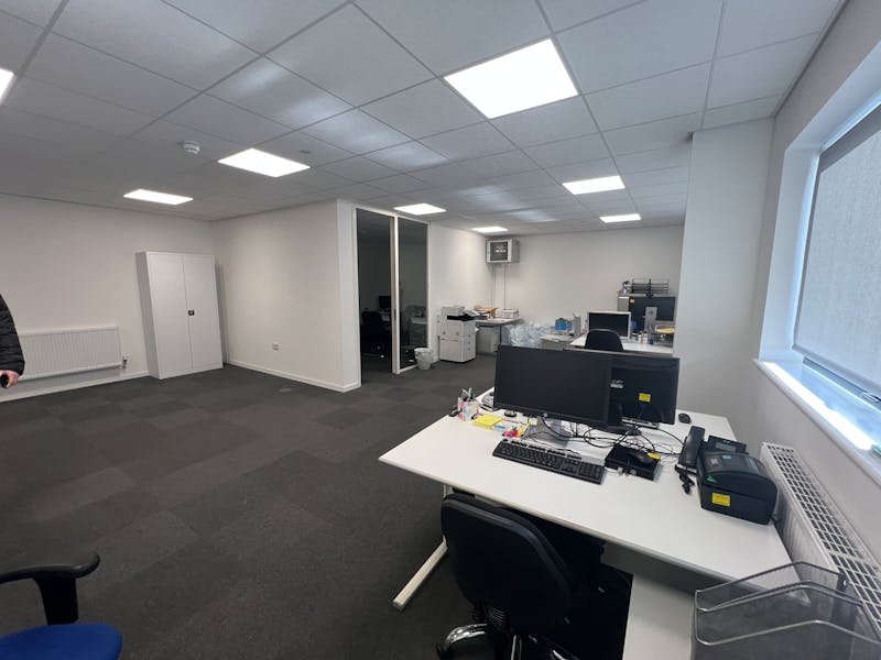Industrial Unit in Havant - photo 3