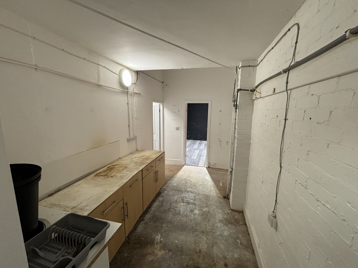 Industrial Unit in Elland - photo 4