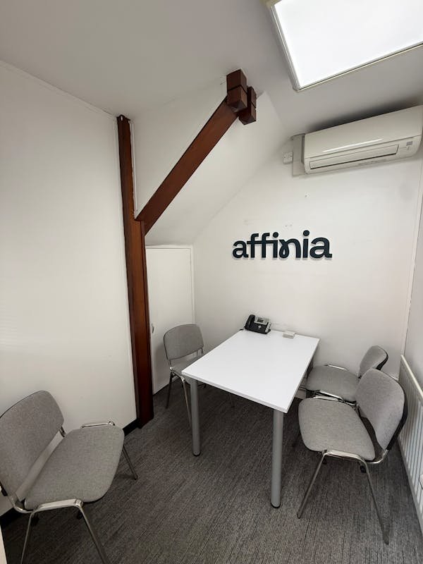 Industrial Unit in Woking - photo 3