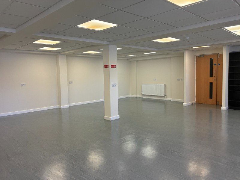 Industrial Unit in Bradford - photo 4