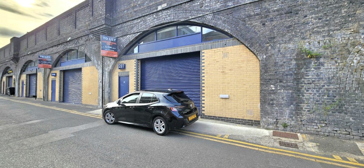 Industrial Unit in Shadwell, London - photo 3